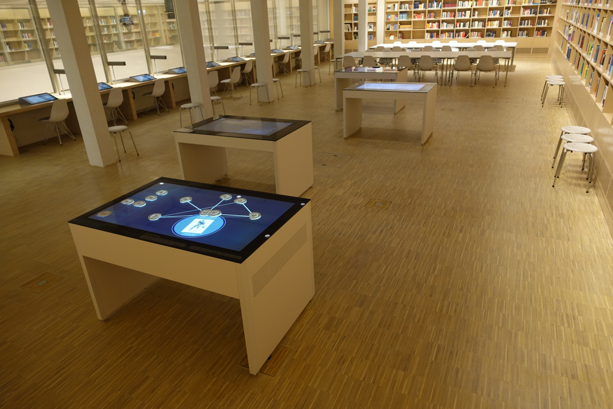Medientisch NS-Ideologie